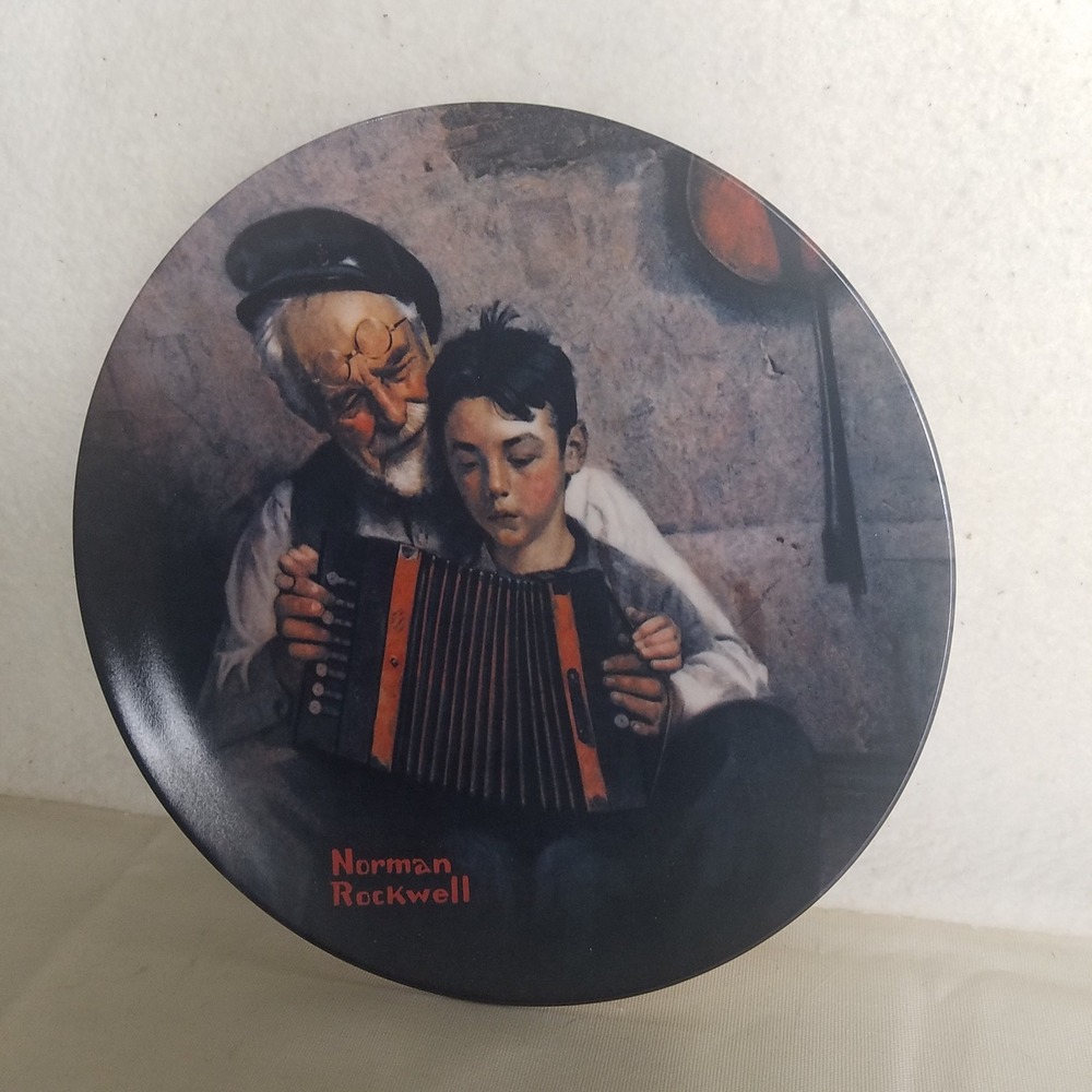 Knowles Collector Plate Norman Rockwell The Music Maker 1981 Authentic papers